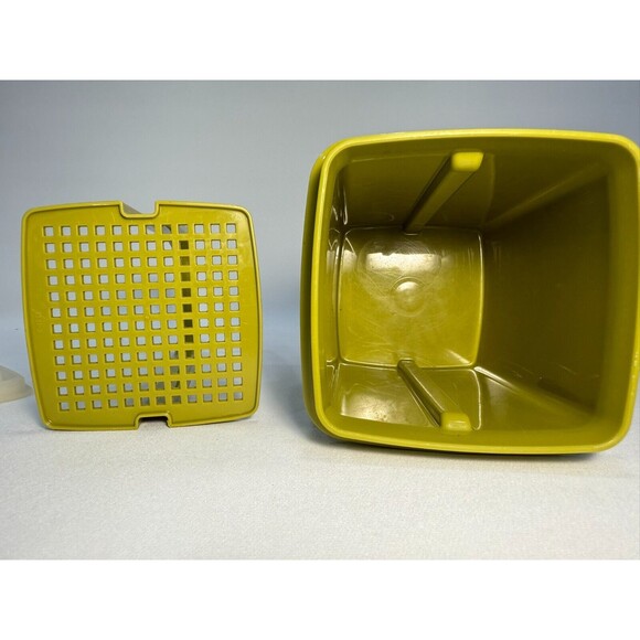 Vintage Green Tupperware Pickle Container 1330-6 *  7" TALL  3 1/2" SQUARE - Picture 5 of 6